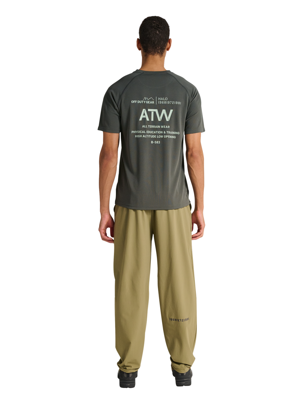 HALO SORONA T-SHIRT, GUNMETAL, model