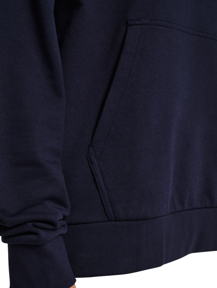 HALO GRAPHIC HOODIES, DEEP WELL, model