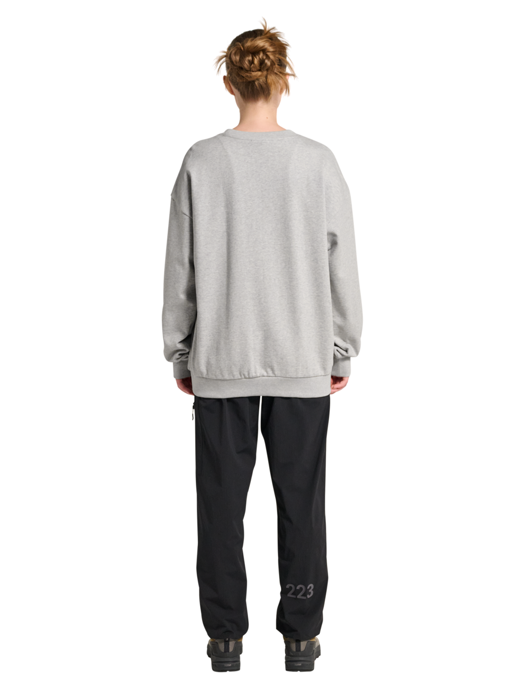 HALO UNIFORM BOXY CREW, LIGHT GREY MELANGE, model