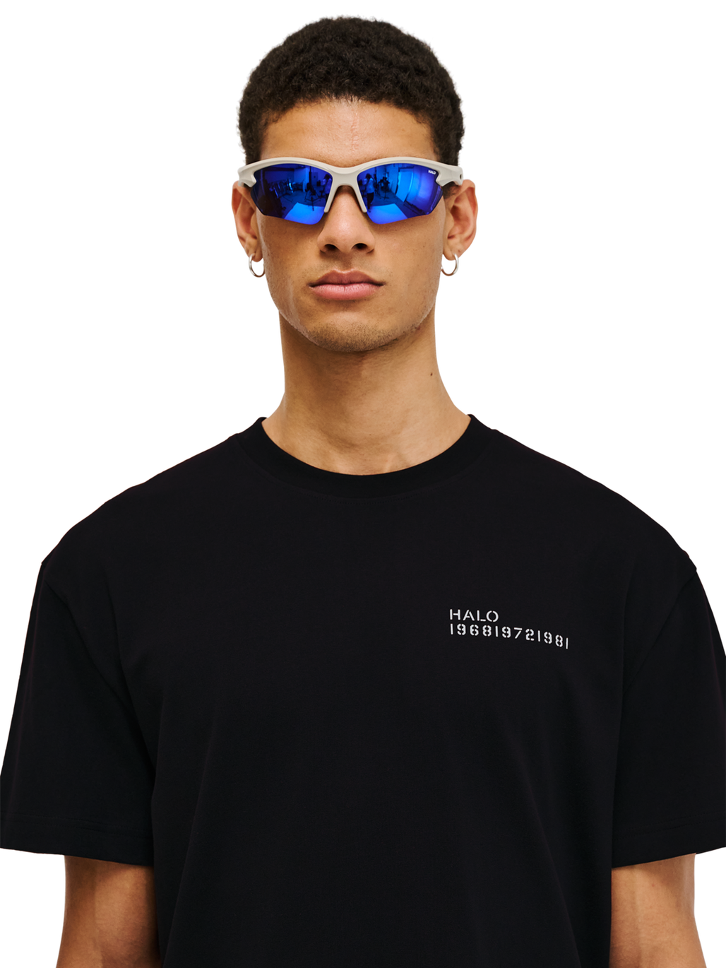 HALO ESSENTIAL T-SHIRT, BLACK, model