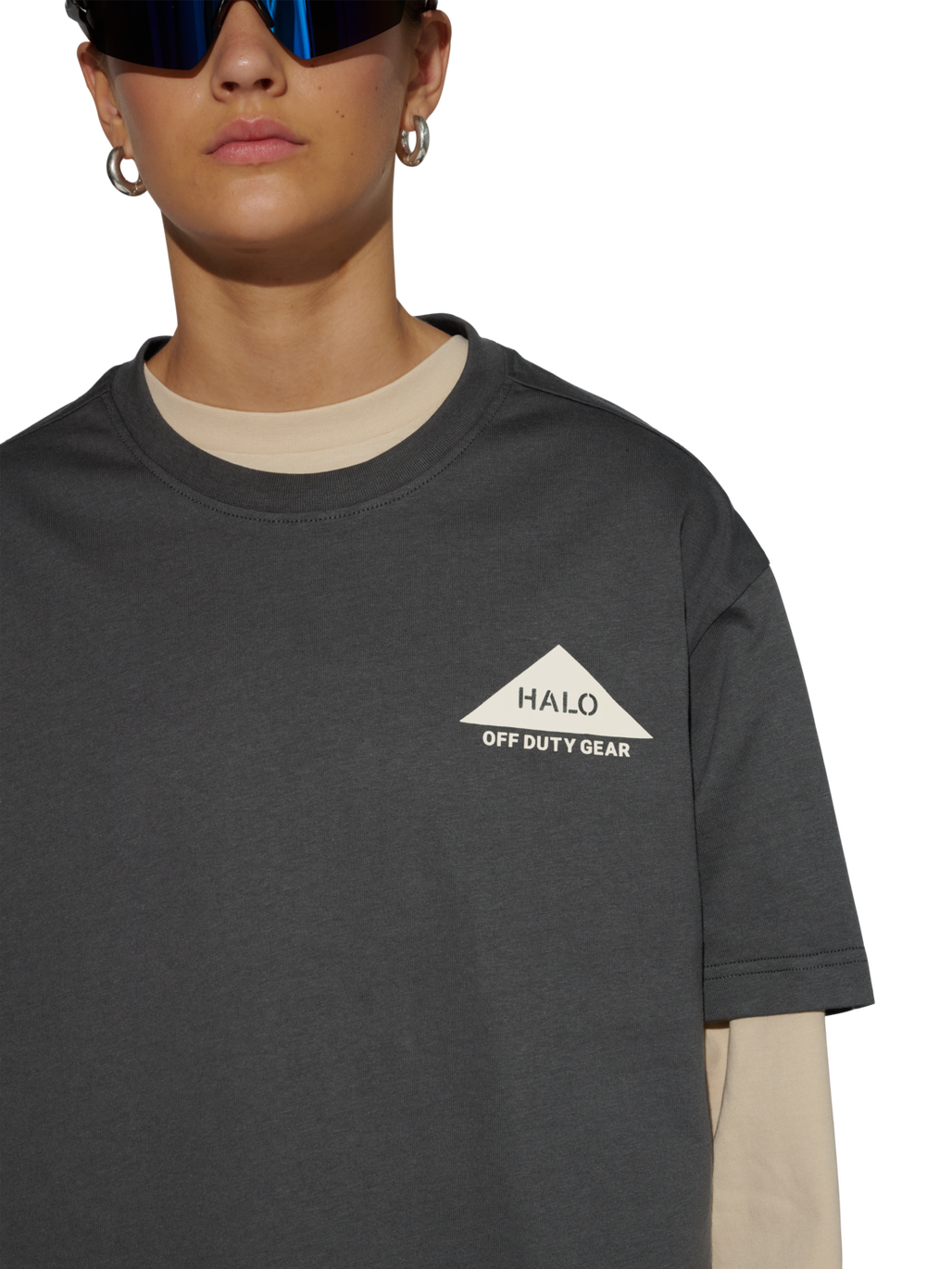 HALO ALTITUDE T-SHIRT, RAVEN, model