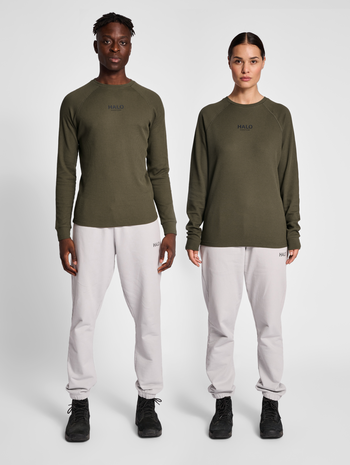 HALO WAFFLE LONGSLEEVE, MAJOR BROWN, model