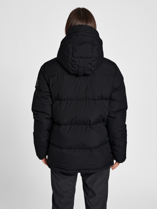 HALO DOWN PUFFER, BLACK, model