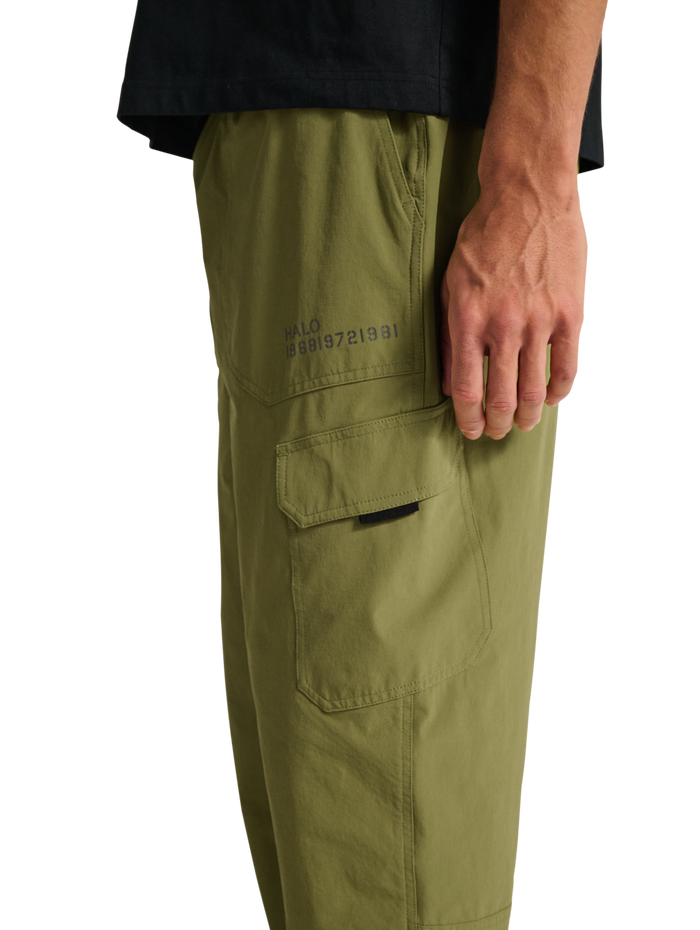 HALO TRAIL PANTS, OLIVE DRAB, model