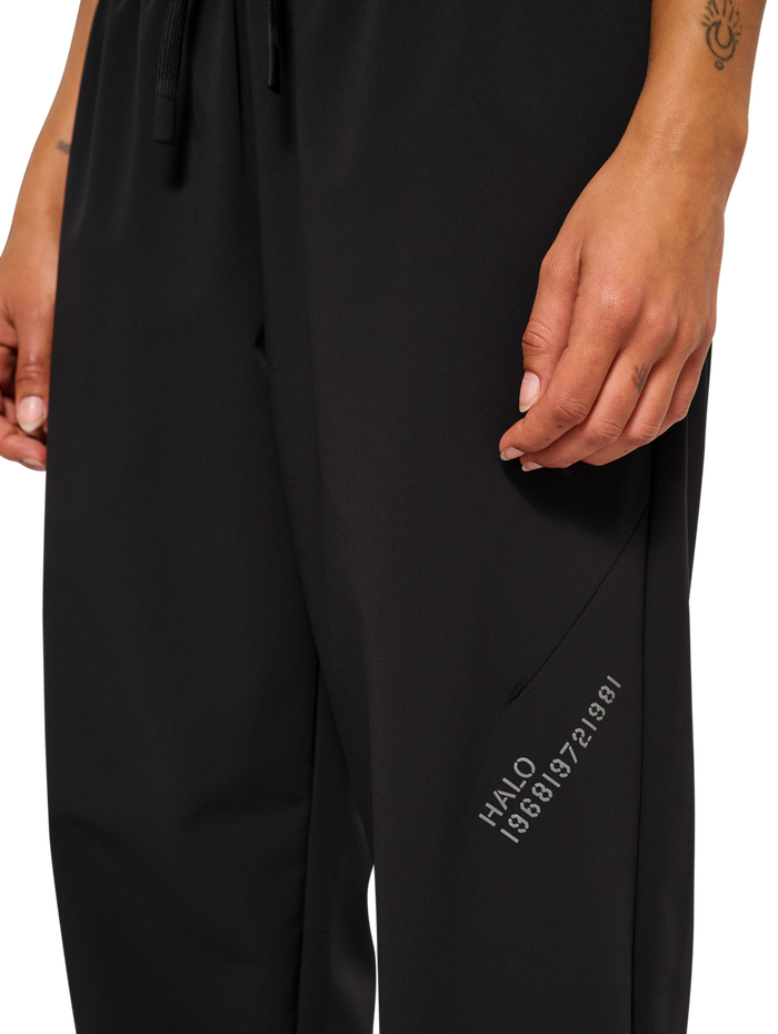 HALO REAPER RELAXED PANTS, BLACK, model