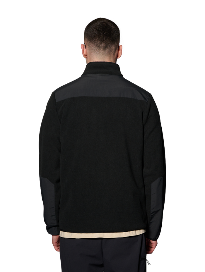 HALO BLOCKED ZIP FLEECE, BLACK, model