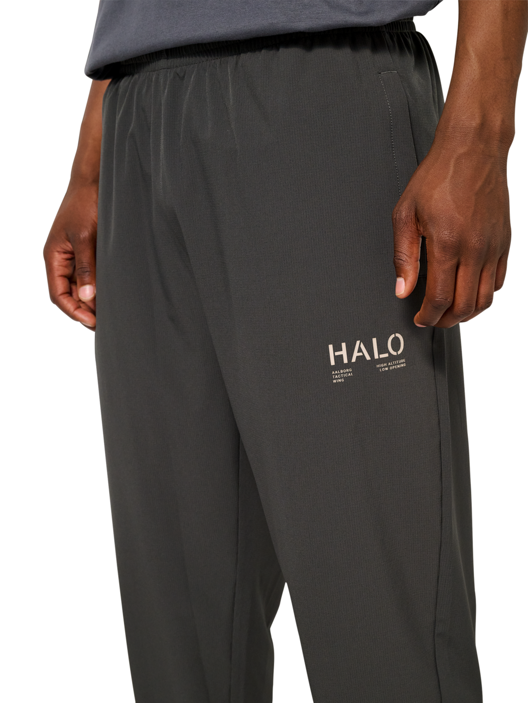 HALO TECH PANTS, ASPHALT, model