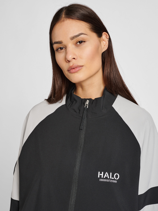HALO TRAINING JACKET, BLACK, model