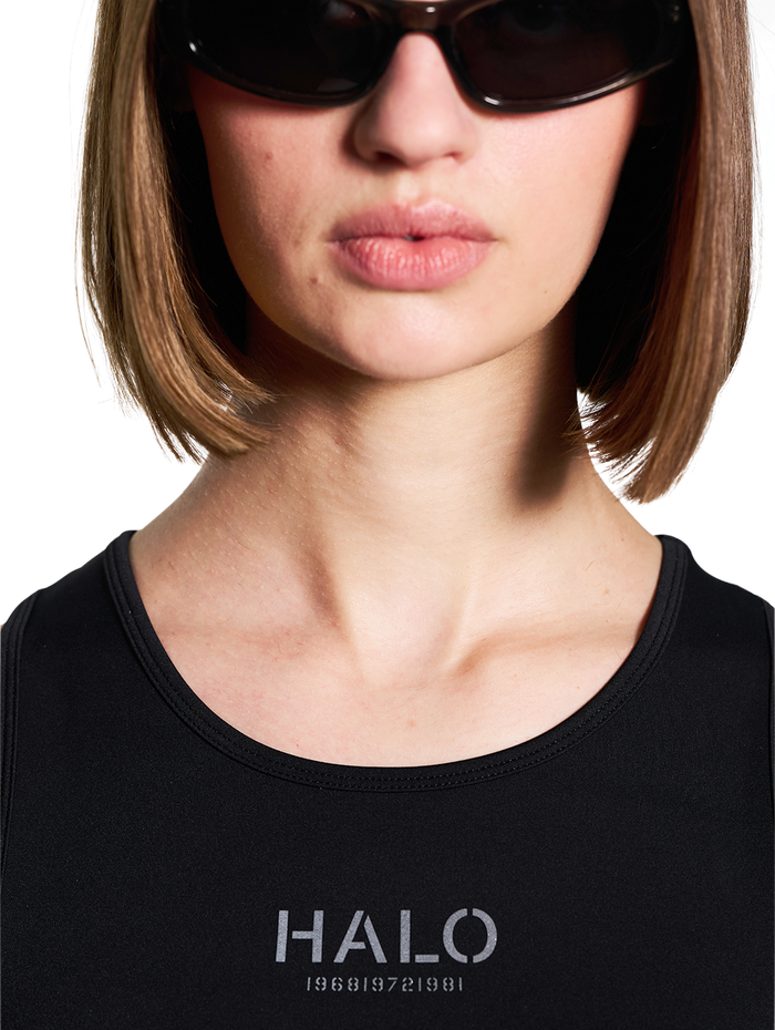 HALO WOMEN TRAINING TOP, BLACK, model