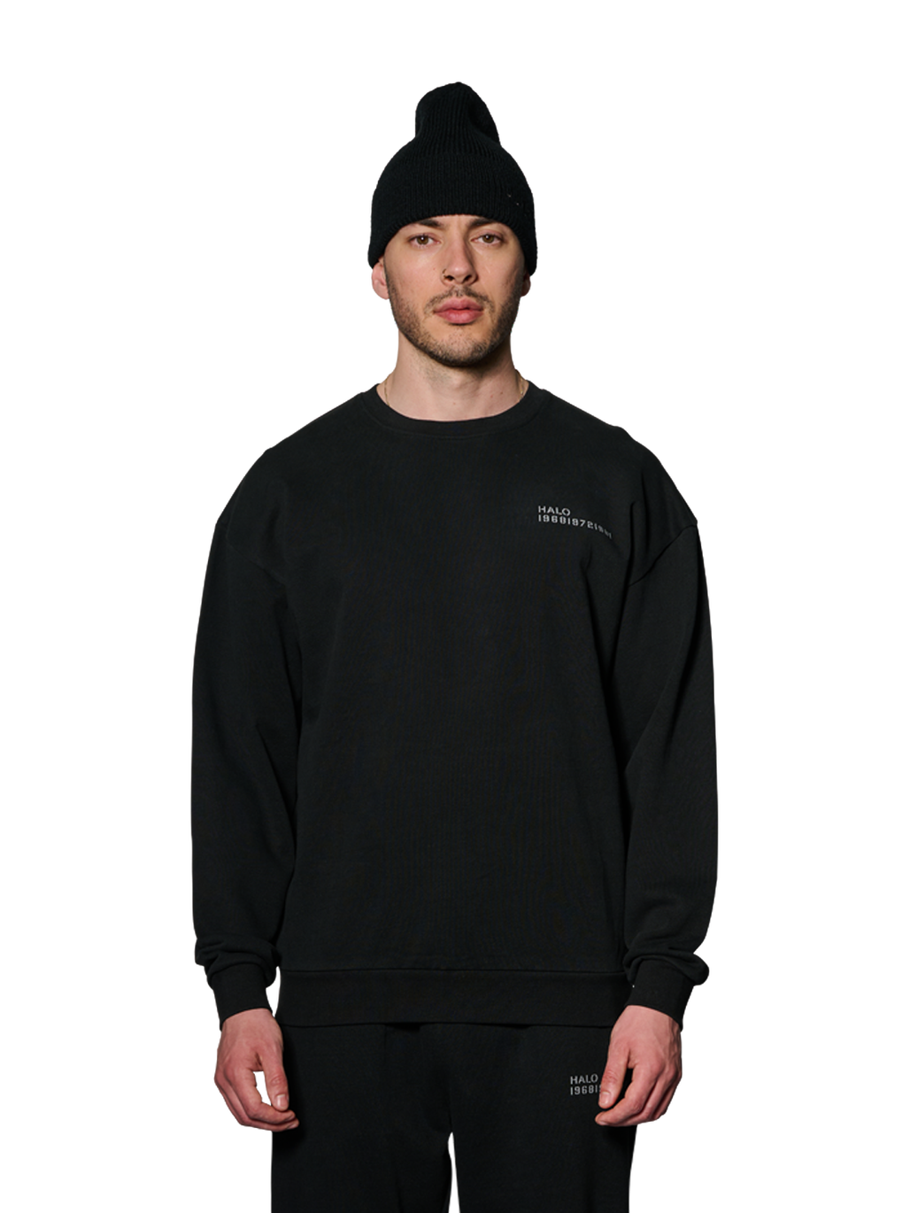 HALO ESSENTIAL CREW, BLACK, model