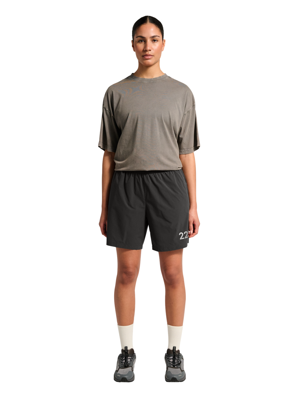 HALO DIVISION LOOSE SHORTS, RAVEN, model