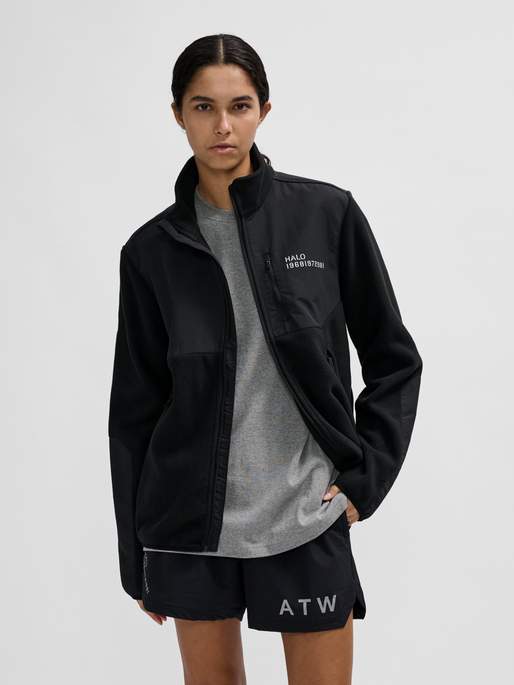 HALO BLOCKED ZIP FLEECE, BLACK, model