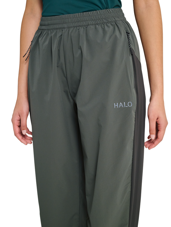 HALO DIVISION PANTS, GUNMETAL, model