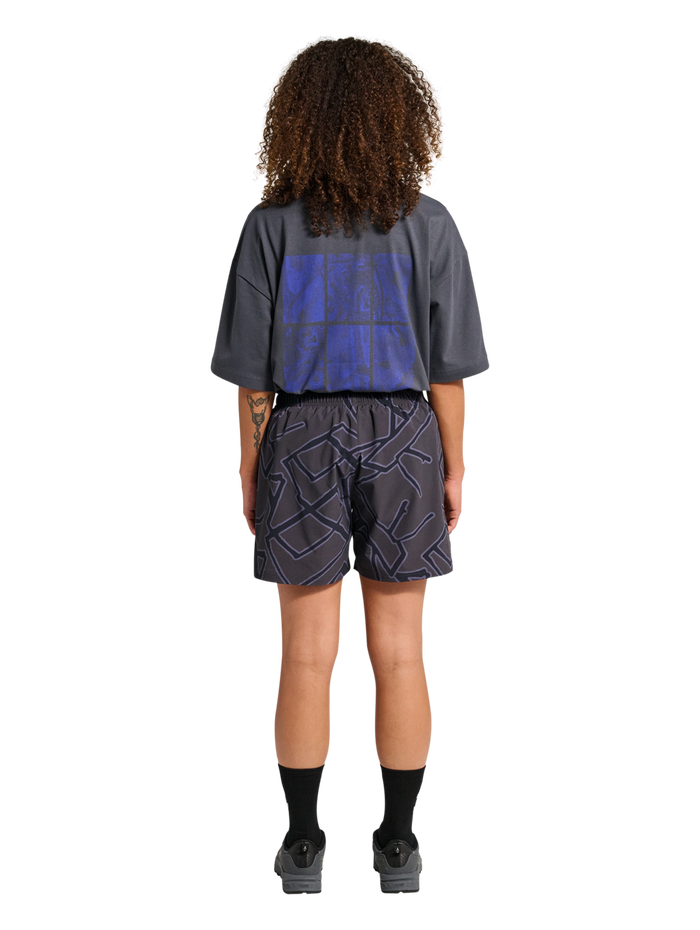 HALO SHORTS, TURBULENCE, model