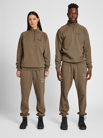HALO COTTON HALFZIP, MAJOR BROWN, model