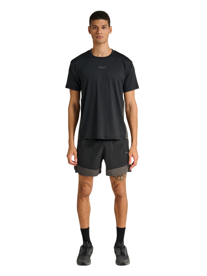 HALO DIVISION SHORTS, BLACK, model
