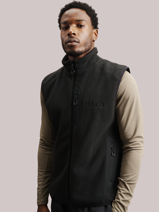 HALO TEDDY FLEECE VEST, BLACK, model