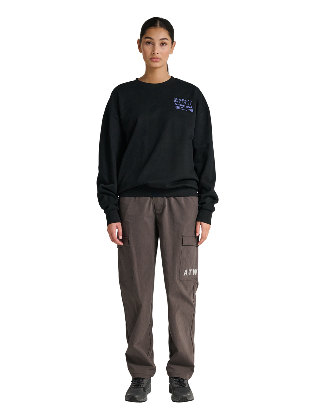 HALO GRAPHIC BOXY CREW, BLACK/PALACE BLUE, model