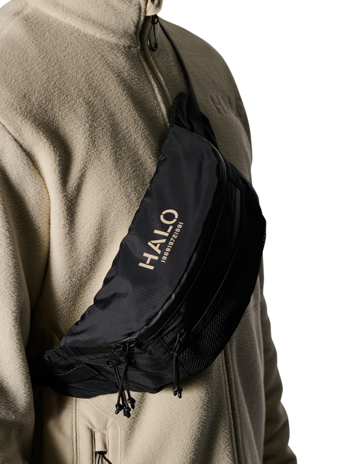 HALO CROSSBODY BAG, BLACK, model