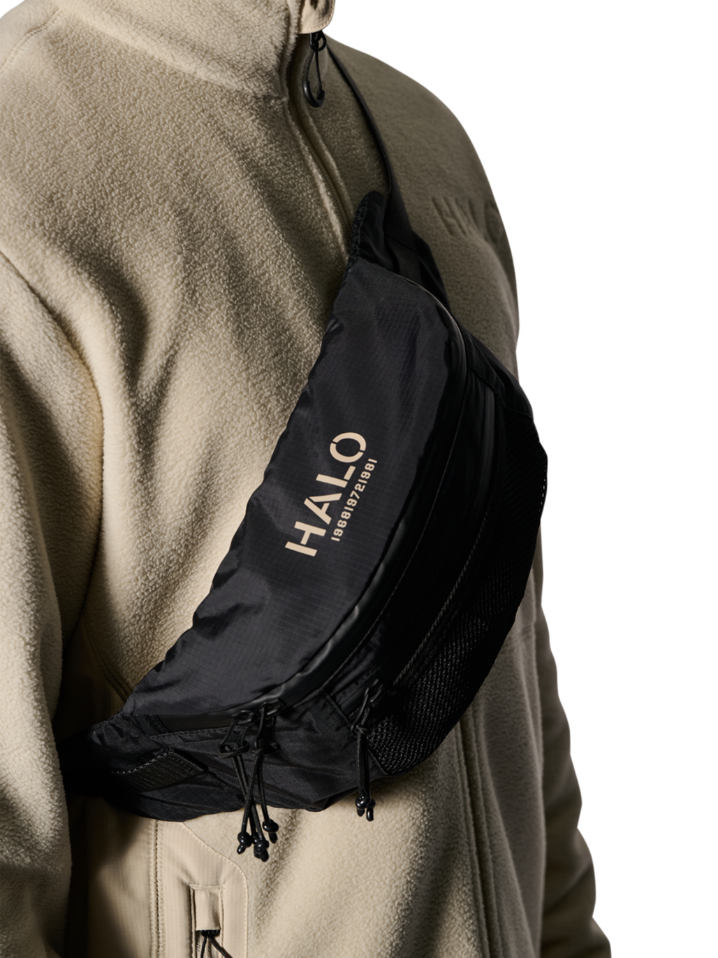 HALO CROSSBODY BAG, BLACK, model