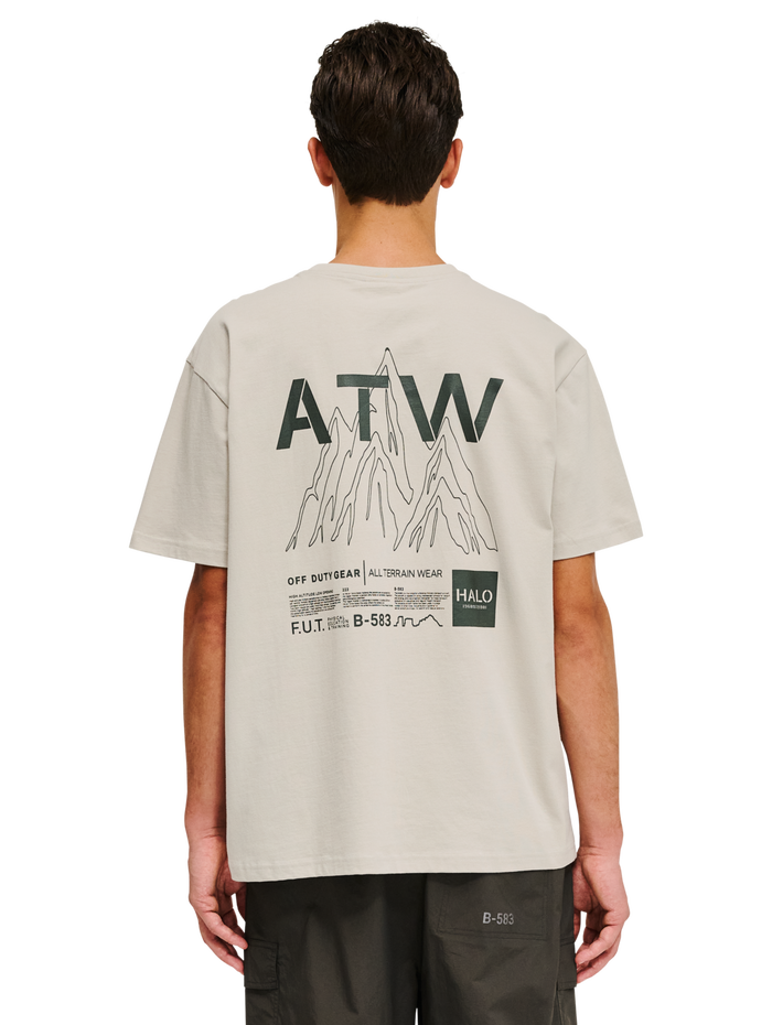 HALO GRAPHIC T-SHIRT 02, SILVER LINING, model