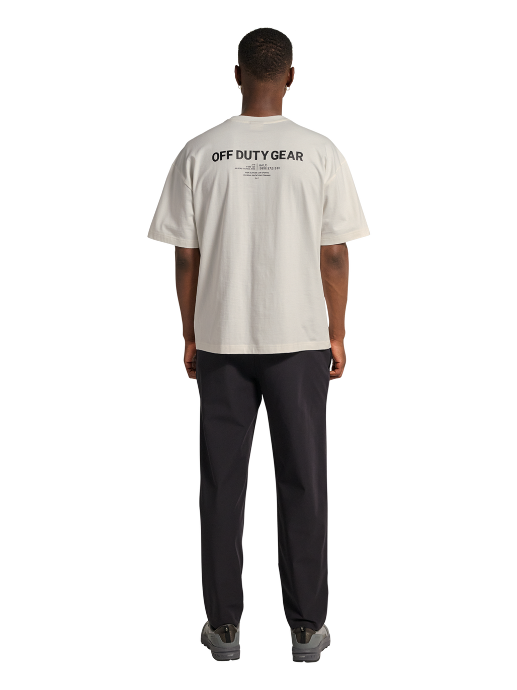 HALO GRAPHIC BOXY T-SHIRT, MARSHMALLOW, model