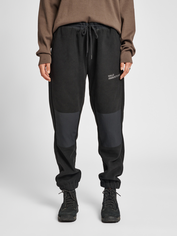 HALO FLEECE PANTS, BLACK, model