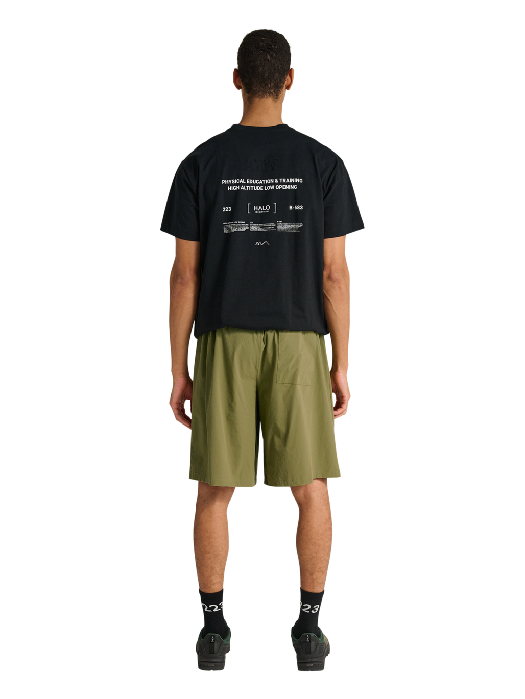 HALO MOVE SHORTS, OLIVE DRAB, model