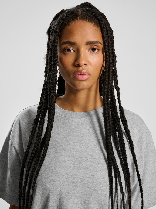 HALO HEAVY MELANGE T-SHIRT, GREY MELANGE, model