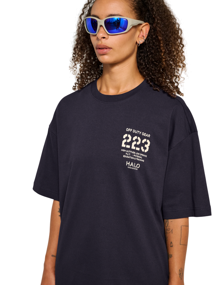 HALO GRAPHIC BOXY T-SHIRT, DEEP WELL, model