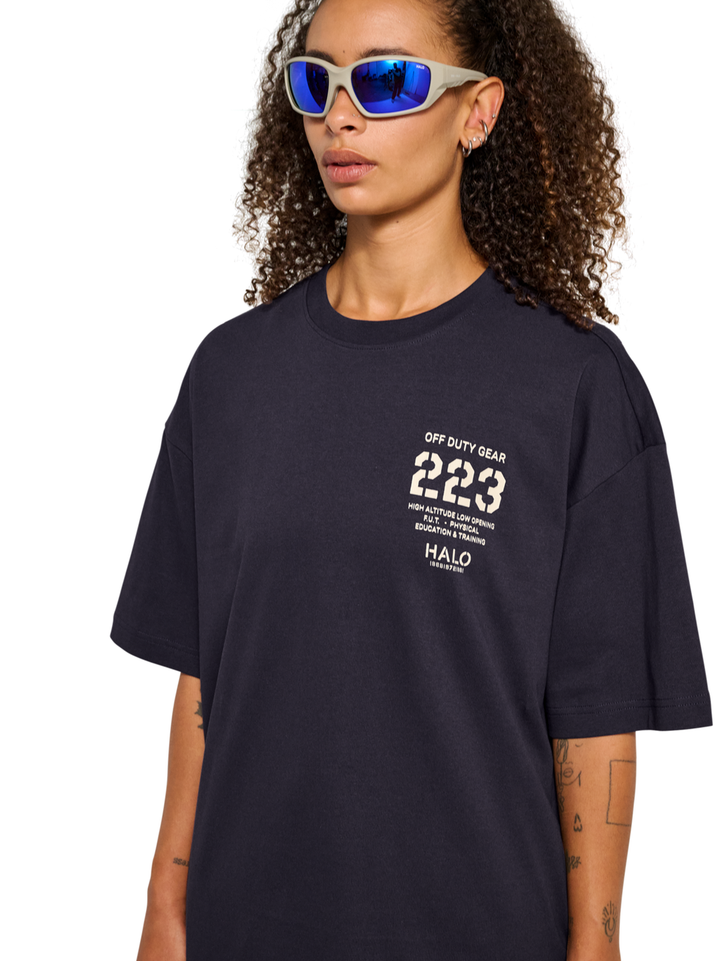 HALO GRAPHIC BOXY T-SHIRT, DEEP WELL, model