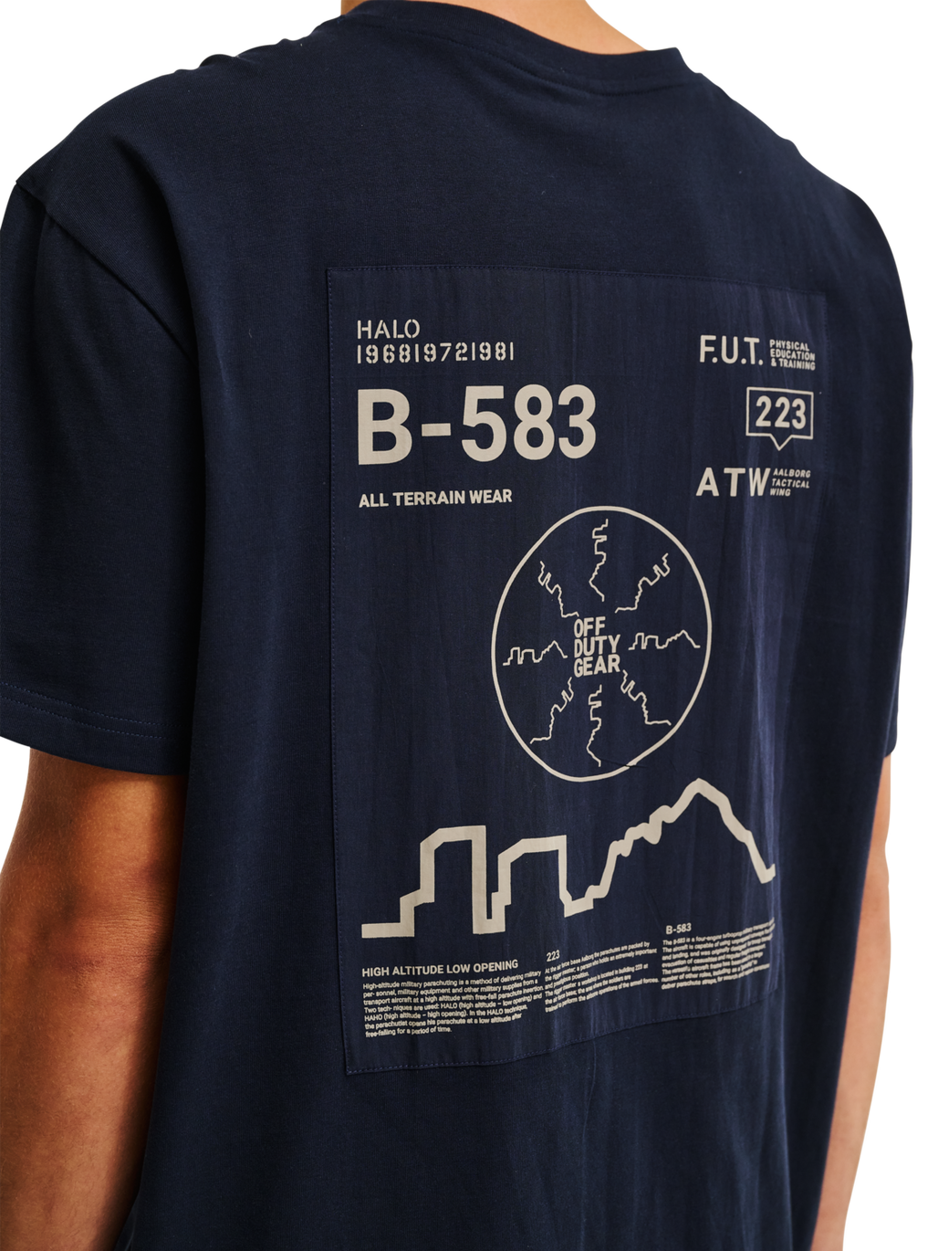 HALO GRAPHIC T-SHIRT 01, DEEP WELL, model