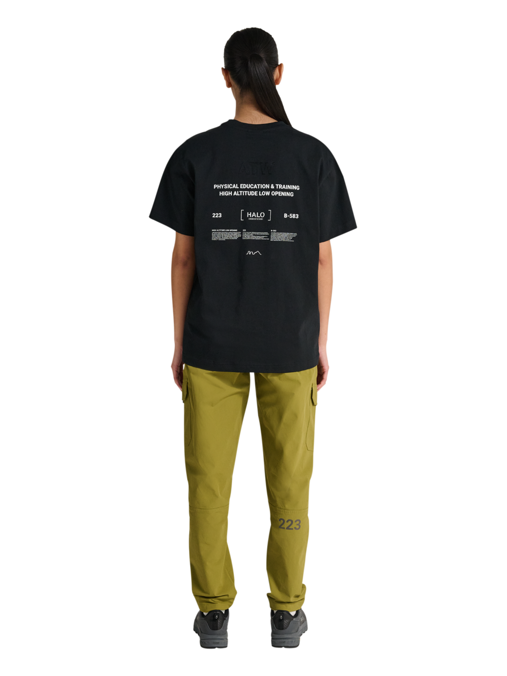 HALO GRAPHIC T-SHIRT, BLACK, model