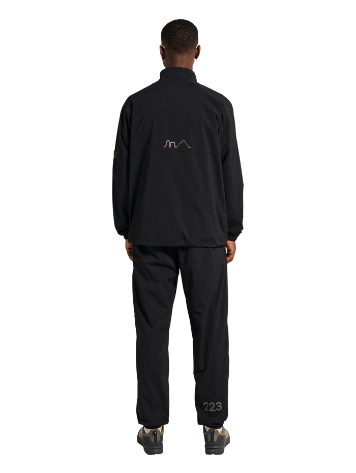 HALO STEEL JACKET, BLACK, model