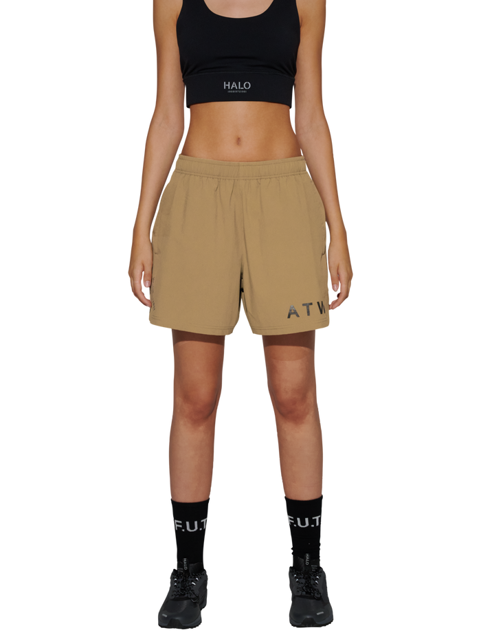 HALO SHORTS, KANGAROO, model