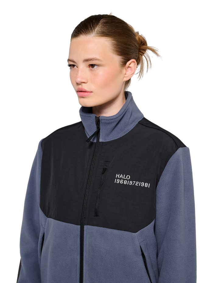HALO BLOCKED ZIP FLEECE, GRISAILLE, model