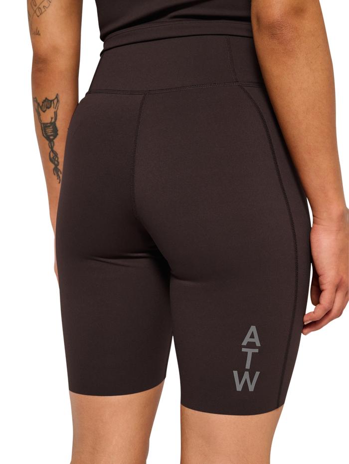 HALO WOMEN TRAINING SPRINTERS, CHOCOLATE TORTE, model