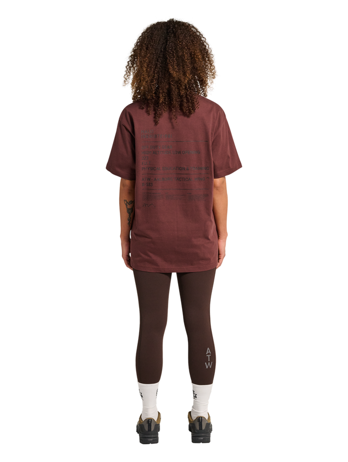 HALO GRAPHIC T-SHIRT, BITTER CHOCOLATE, model
