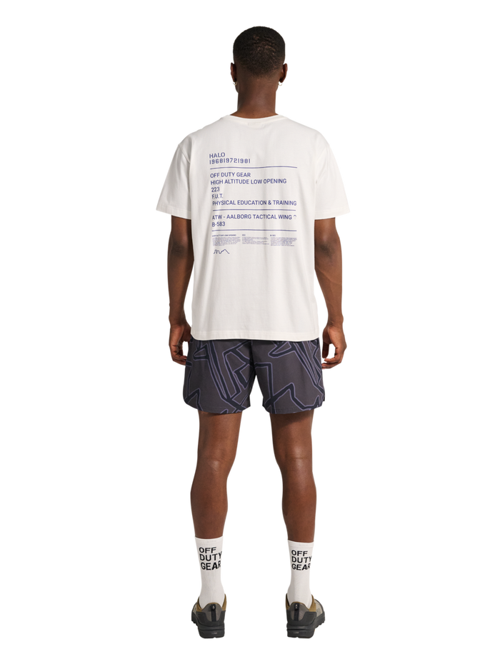HALO GRAPHIC T-SHIRT, MARSHMALLOW, model