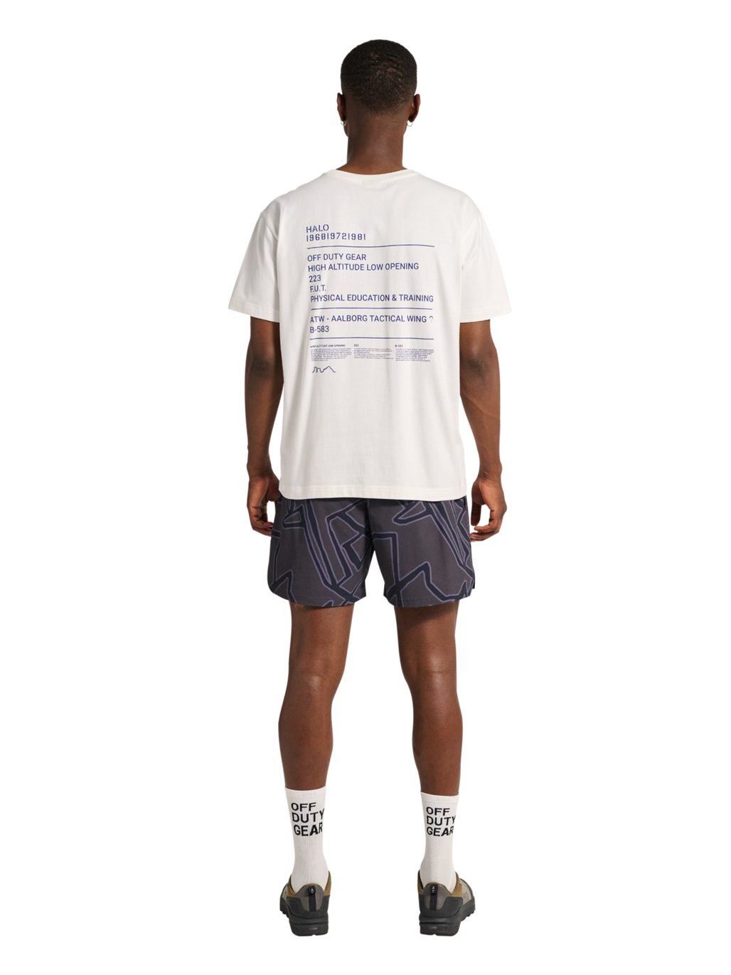 HALO GRAPHIC T-SHIRT, MARSHMALLOW, model