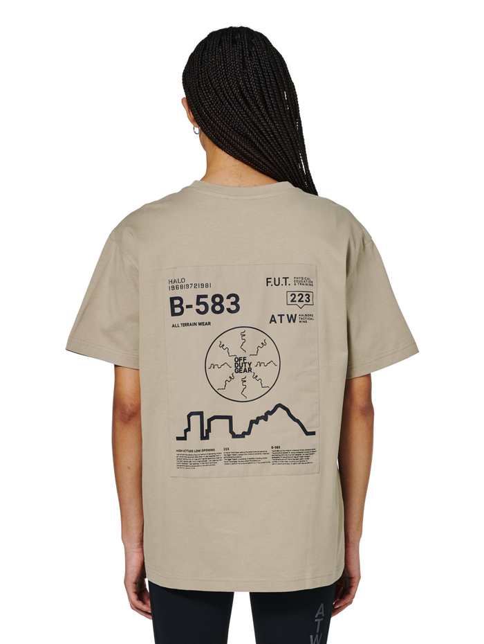HALO GRAPHIC T-SHIRT 01, SENECA ROCK, model