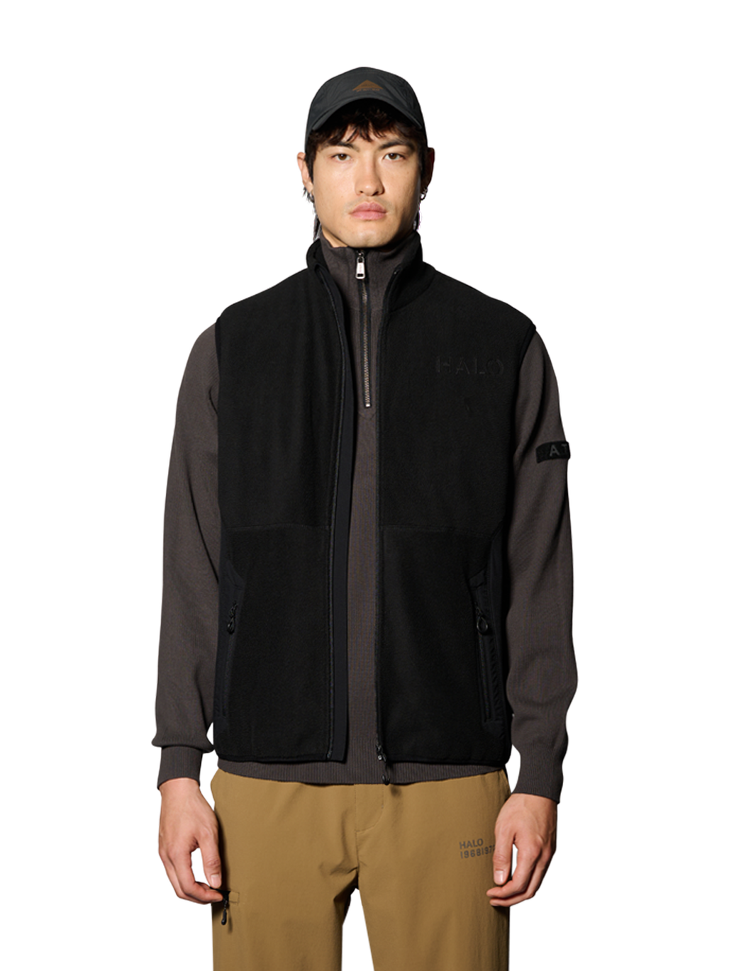 HALO ATW TEDDY FLEECE VEST, BLACK, model