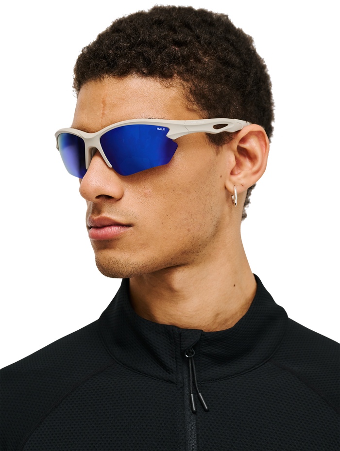 HALO X MESSY WEEKEND SUNGLASS NO 1, !BLUE HEAVEN, model