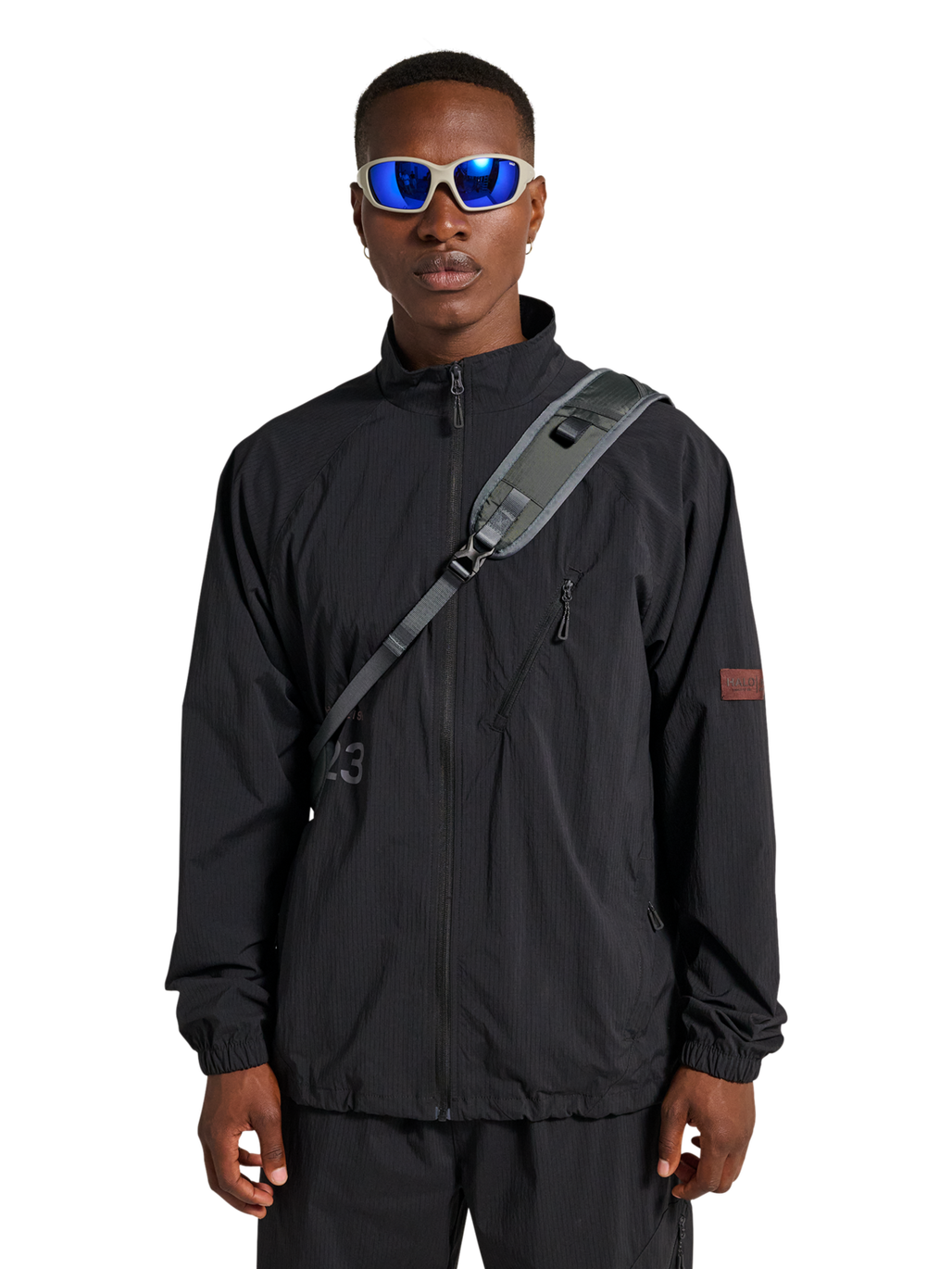 HALO UTILITY CROSSBODY BAG, ASPHALT, model
