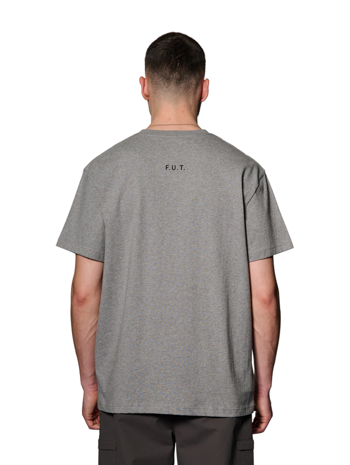 HALO ESSENTIAL T-SHIRT, GREY MELANGE, model