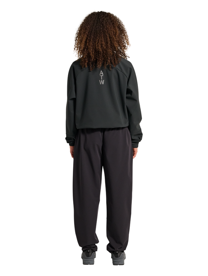 HALO ELITE SOFTSHELL JACKET, BLACK, model