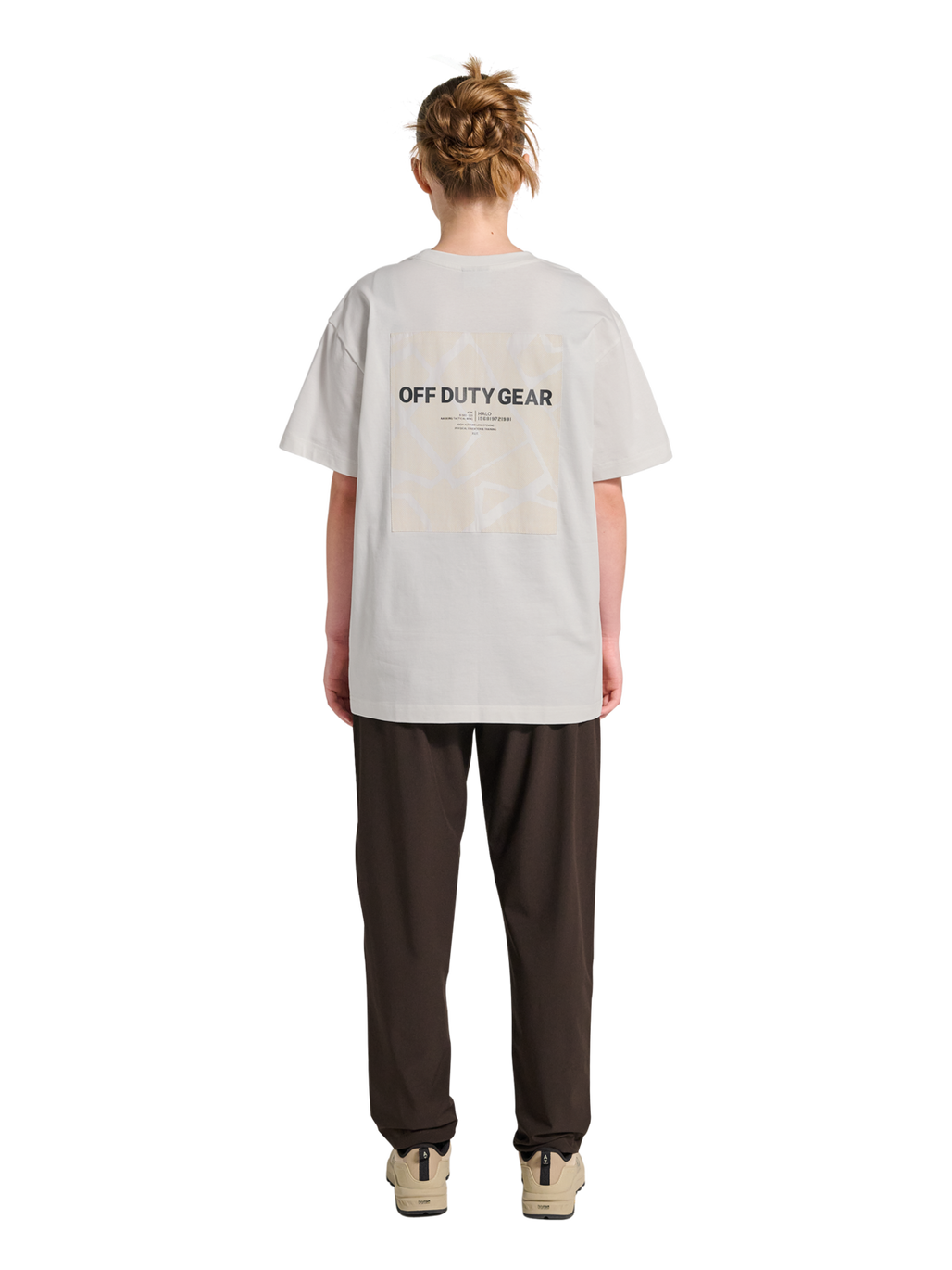 HALO PATCH GRAPHIC T-SHIRT, MARSHMALLOW, model