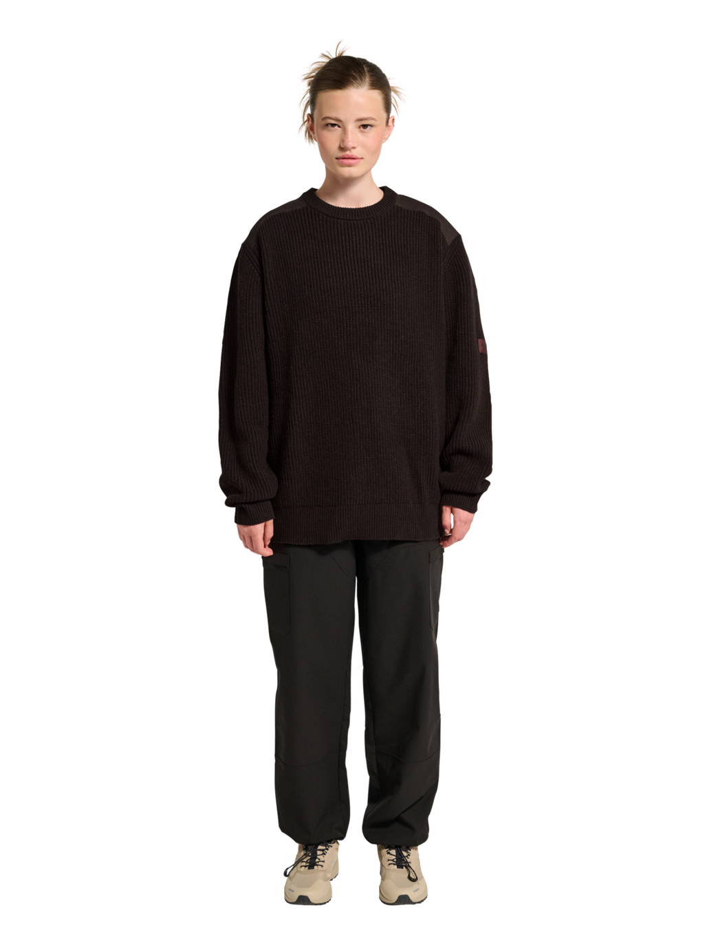 HALO WOOL CREW KNIT, CHOCOLATE TORTE, model