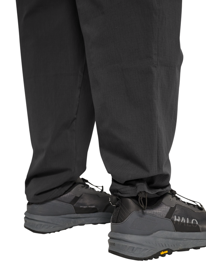 HALO NOVA PANTS, RAVEN, model