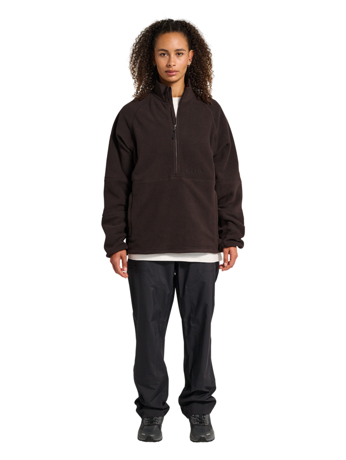 HALO TEDDYFLEECE PULLOVER, CHOCOLATE TORTE, model